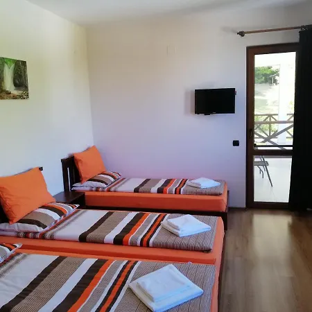 даяница Nyaraló *