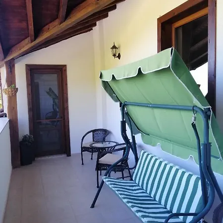 Nyaraló даяница *